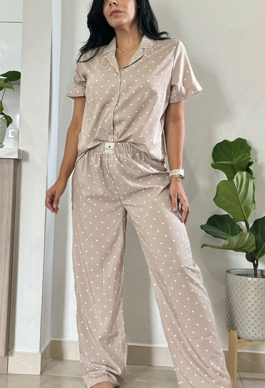 Polka nude